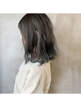 ミント(mint) 赤み除去！透明感グレーで柔らかさを！