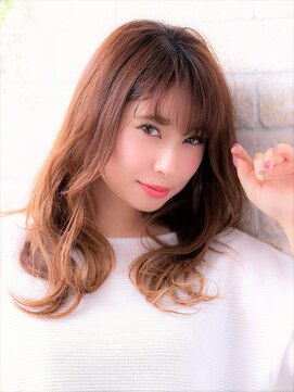 ソア 武蔵小杉(SOAR) 毛先パーマの黒髪ウォーターフォールにことりベージュハイライト