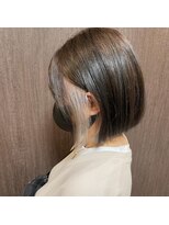 カプロハナレ(Capullo.Hanare) 切りっぱなしボブ×イヤリングカラー