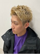 ヨシザワインク プレミアム 築地店(YOSHIZAWA Inc. PREMIUM) ツーブロックアップバングベリーショート金髪束感セットフェード