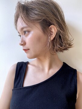 ミラバイグリーン(Mira by green) くびレイヤーエモージュ前髪パーマグレーベージュレイヤーボブ