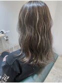 白髪もぼかせるハイライト&バレイヤージュ