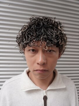 メンズグルーミングナンバーナイン(MEN'S GROOMING NUMBER NINE) ホワイトメッシュ/波巻きパーマ/フェード