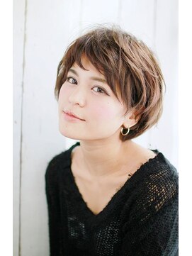 プティルカ(PutiLuca D.C.) ハネ感のある自然なカールパーマ