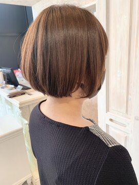 キャアリー(Caary) 福山市美容室Caaryストレート丸みショートボブ
