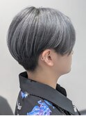 シルバーグレー×デザインショート×ハイトーンスタイル