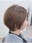 グレー系カラー×ショートスタイル