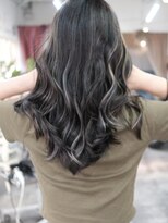 マリアナ(Mariana)&nbsp;ハイライトショートヘアレイヤーカットダブルカラー