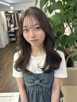 インビテーション(invitation) オリーブベージュ カーキベージュ 秋カラー 透明感 明るめ