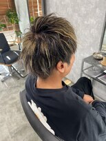 ヘアメイク リヴ(Hair Make Liv) 金メッシュ