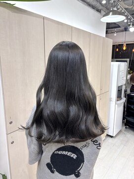 アイズ 横浜(IS) 透明感オリーブグレージュ♪♪