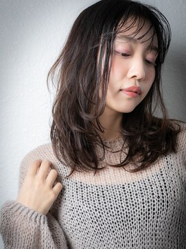 カバーヘア ブリス 志木南口駅前店(COVER HAIR bliss) チャコールグレー小顔ゆるふわミディアムレイヤーz志木20代30代