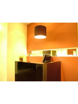 歴16年以上の経験豊富なスタイリストが担当！マンツーマンで納得のいくスタイルをスピーディに！