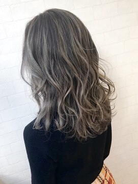 ヘアサロンエムフィス 池袋東口(HAIR SALON M Fe's) ハイライトバレイヤージュ