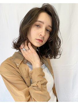 ステイシー(stay she) エアリーミディアムヘアー