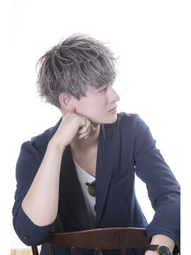 コア 新宿(CORE) メンズ/ダブルカラー/ブリーチ/フェザーパーマ/新宿駅