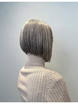 オフ(off) 前下がりボブ