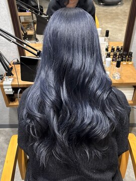 ビー(bee) 【Blue black】