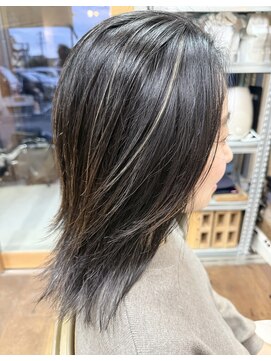 ノラ カマクラ(NORA kamakura) ミディアムレイヤー/地毛ベースハイライト