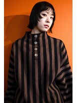 ニウ(NIU)&nbsp;顔周りレイヤーで魅せる、モードショートボブ