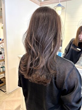 シェノン 赤羽店(CHAINON) ロングレイヤー大人の上品艶髪モカブラウンイルミナカラー