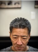 ワイルドアップバング　スキンフェード　アイロンパーマ