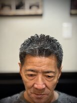 プラウド(PROUD)&nbsp;ワイルドアップバング　スキンフェード　アイロンパーマ