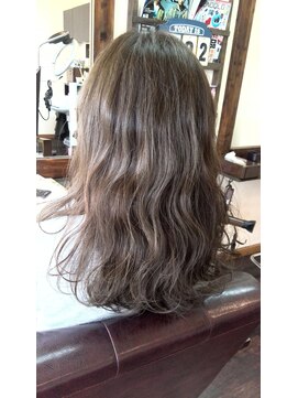 ヘア デ パルサ(Hair de Parusa) 外国人風グレージュ