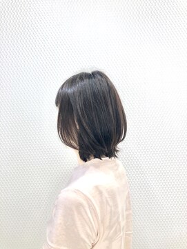 クオリス 上福岡店(QUALIS) 大人小顔ミディアム/艶カラー/耳かけ/ミディアム/暗めカラー