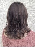 ふんわりミディアムレイヤー×ツヤ感ベージュカラー