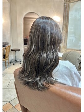 エイミーバイアフロート(amie  by afloat) ハイライトを重ねて可愛い◎透け感カラー