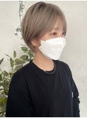 ショートボブ　ミルクティーベージュ