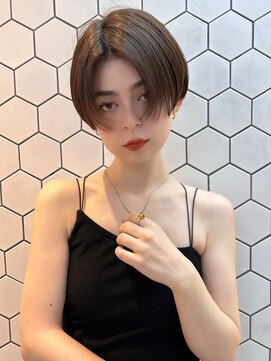 ヴィオットバイサロン(Viot by Salon) ハンサムショート 透け感グレージュカラー