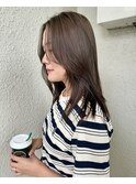 ナチュラルベージュ×レイヤーカット