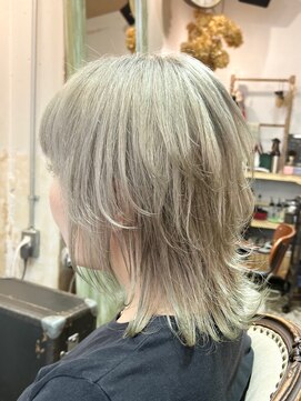 キミ(kimi) 【kimi自由が丘】グレージュ × ウルフカット