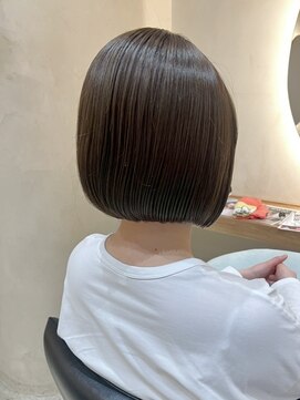 ヒビヲ(HIBIO) 横浜タッセルボブショートボブ顔周りレイヤーカット韓国30代40代