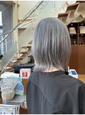 グレージュ×セミボブ