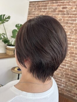 ライムの写真/グレイカラーでも透明感◎気になる白髪も、自然にカバーしてくれる！髪に優しいカラー剤でダメージレス♪