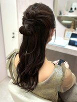 ソンノ(sonno)&nbsp;ヘアセット 結婚式アレンジ ハーフアップ 巻き髪ロング カチモリ