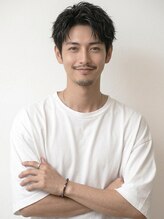 リリアーナ(LILIANA)&nbsp;池袋 ツーブロック ショートアップバング サーフカール