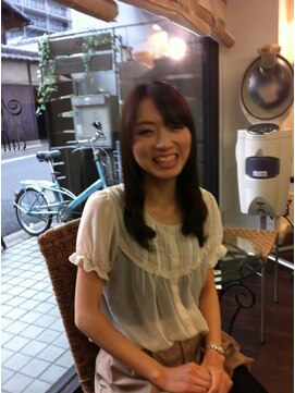 モンスーンヘアー(Monsoon hair) しなやかなストレートヘアを毛先カールでスゥイートに