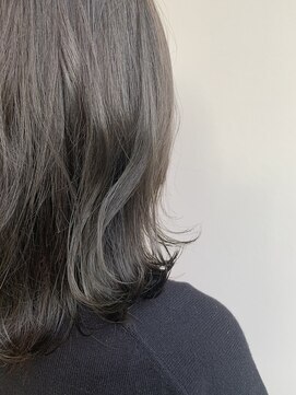 美容室 アイディー i-dee オリーブグレー