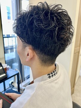 バッカ(BACCA) 2022年　春トレンド！メンズ　スパイラルパーマ