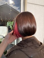 カリテス(XARITES)&nbsp;艶髪ボブ大人可愛い小顔ワンサイドショートボブ×インナーカラー