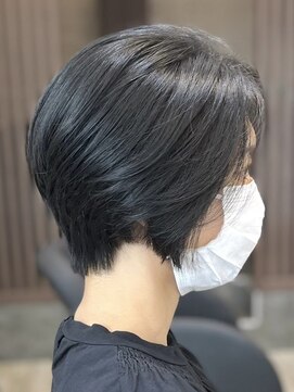 アトリエコア(Atelier Coa) 顔周りレイヤーカットグレージュカラーくびれボブショートカット