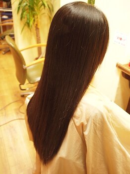 フライリーフ フォア ヘア(Fly leaf for hair)の写真/【夫婦で営む温かい雰囲気】思わず触れたくなる柔らかな手触りに。