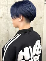 ラウンジ モリオ イケブクロ(Lounge MORIO Ikebukuro)&nbsp;池袋メンズカットセンターパートブルーブラックブリーチカラー