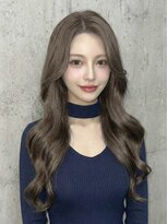 シュガーアンドソルト 垂水(SUGAR&SALT)&nbsp;くびれで魅せるヨシンモリ×くすみカラーの韓国風ロング