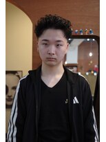 エディ(Edy)&nbsp;メンズウルフカットスパイキーショートスキンフェード眉毛カット