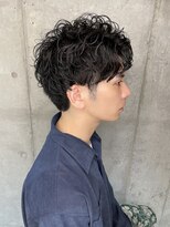 横顔が素敵に見えるツーブロックニュアンスカール【表参道】